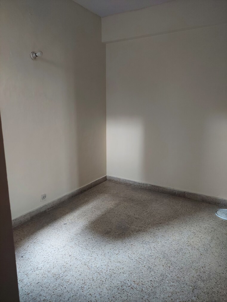 Room, ip extension 3 Bedroom 1200 Sq.Ft. Apartment In Ip Extension Delhi 8704208