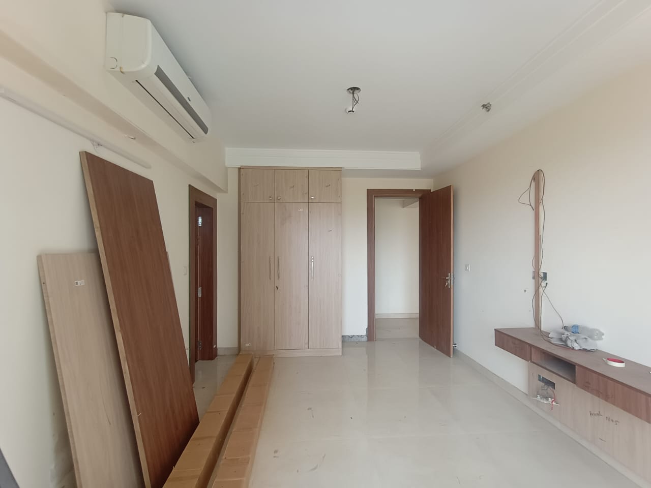 4 BHK + Servant Room Apartment For Rent in ATS Triumph