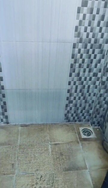 Bathroom in 1 BHK Apartment at Dahisar East – for Rent