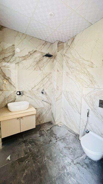 Bathroom in 2 BHK Builder Floor at Sector 46 – for Rent