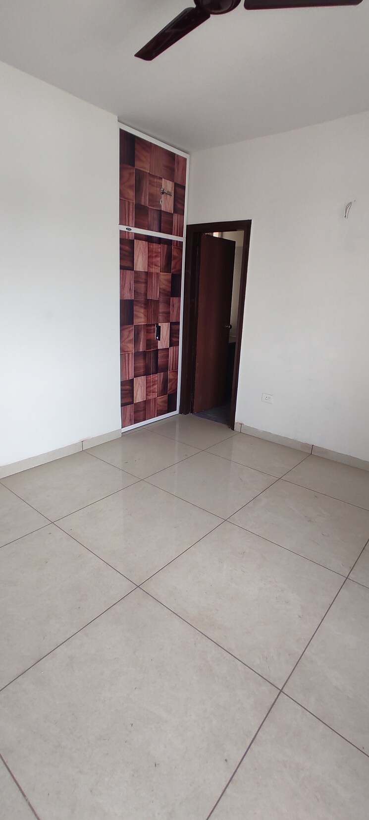 undefined, omaxe-heights 4 Bedroom 2350 Sq.Ft. Apartment In Sector 86 Faridabad 8704422