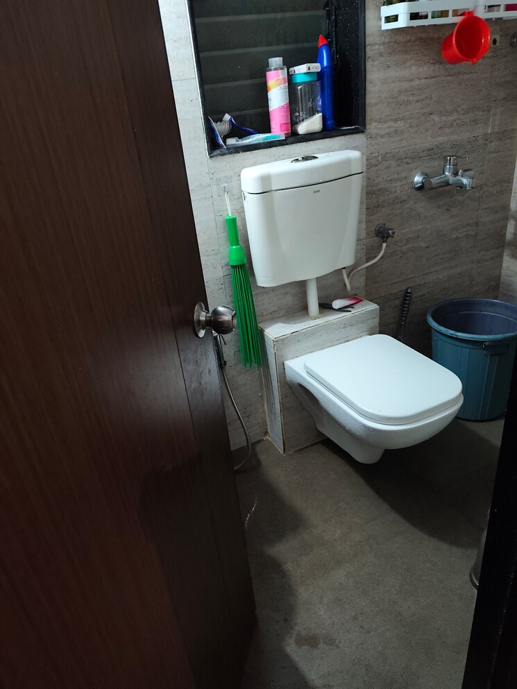 Bathroom, sheth-chopra-shanti-lifespaces-2 1 Bedroom 585 Sq.Ft. Apartment In Nalasopara East Palghar 8704472
