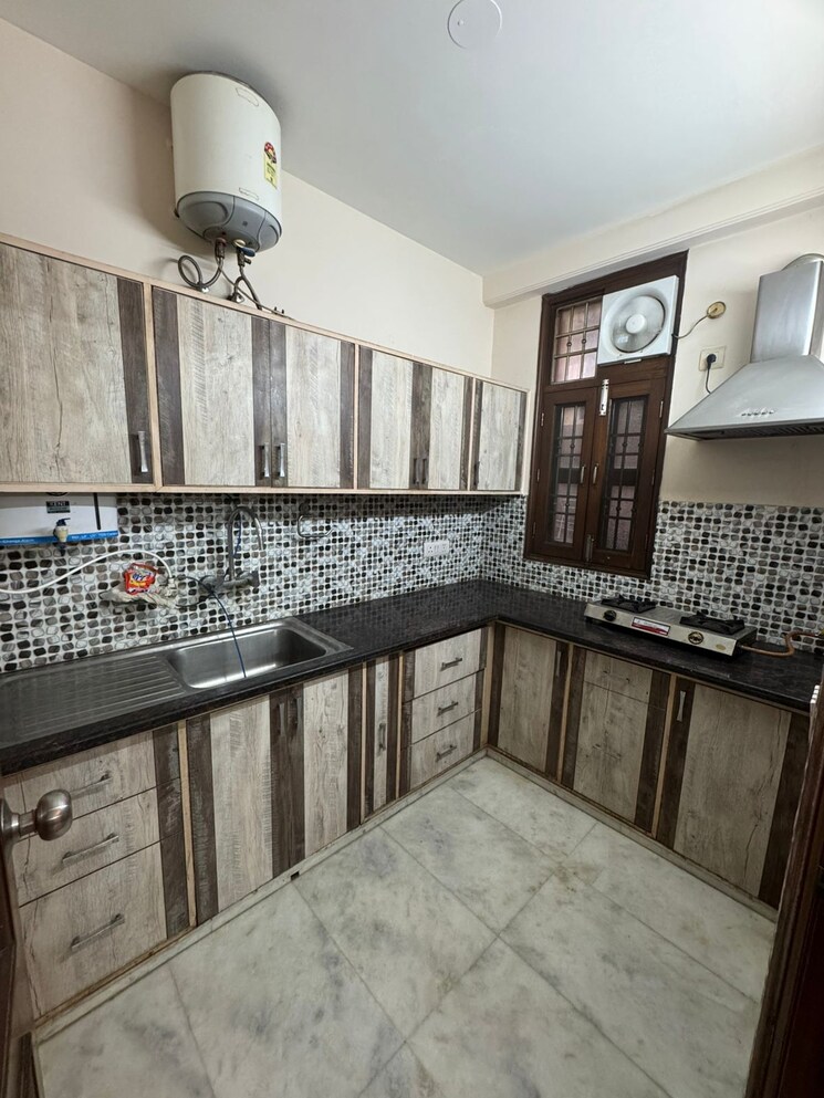 Kitchen, khirki extension 3 Bedroom 1150 Sq.Ft. Apartment In Khirki Extension Delhi 8704386