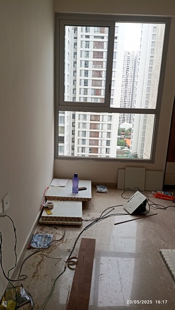 Master Bedroom in 2 BHK Apartment at Piramal Vaikunth, Balkum Pada – for Rent