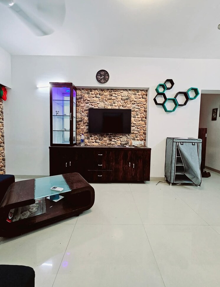 Living Room, hiranandani-gardens 1 Bedroom 500 Sq.Ft. Apartment In Powai Mumbai 8704517