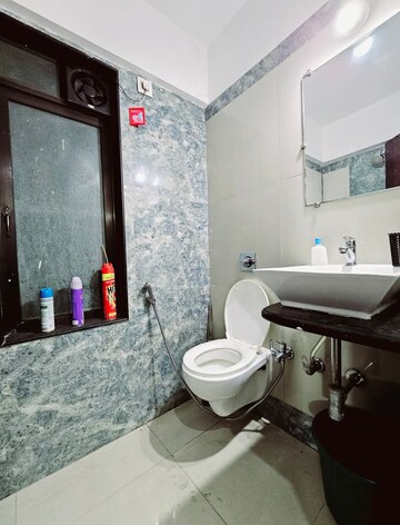 Master Bedroom in 1 BHK Apartment at Hiranandani Gardens, Powai – for Rent