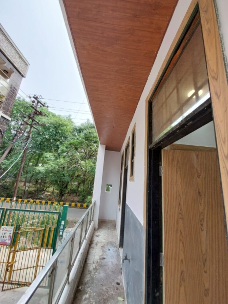 Balcony, vasundhara sector 5 2 Bedroom 750 Sq.Ft. Builder Floor In Vasundhara Sector 5 Ghaziabad 8704550