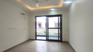 Room in 3 BHK Builder Floor at Sector 14 – for Sale