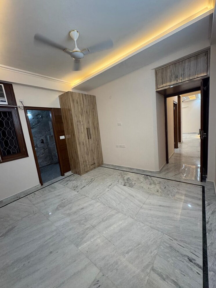 Room, khirki extension 3 Bedroom 1200 Sq.Ft. Apartment In Khirki Extension Delhi 8704526