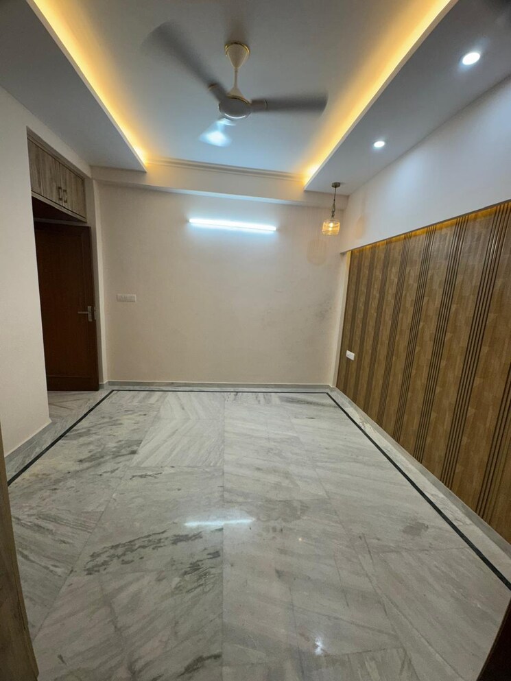 Room, khirki extension 3 Bedroom 1200 Sq.Ft. Apartment In Khirki Extension Delhi 8704526