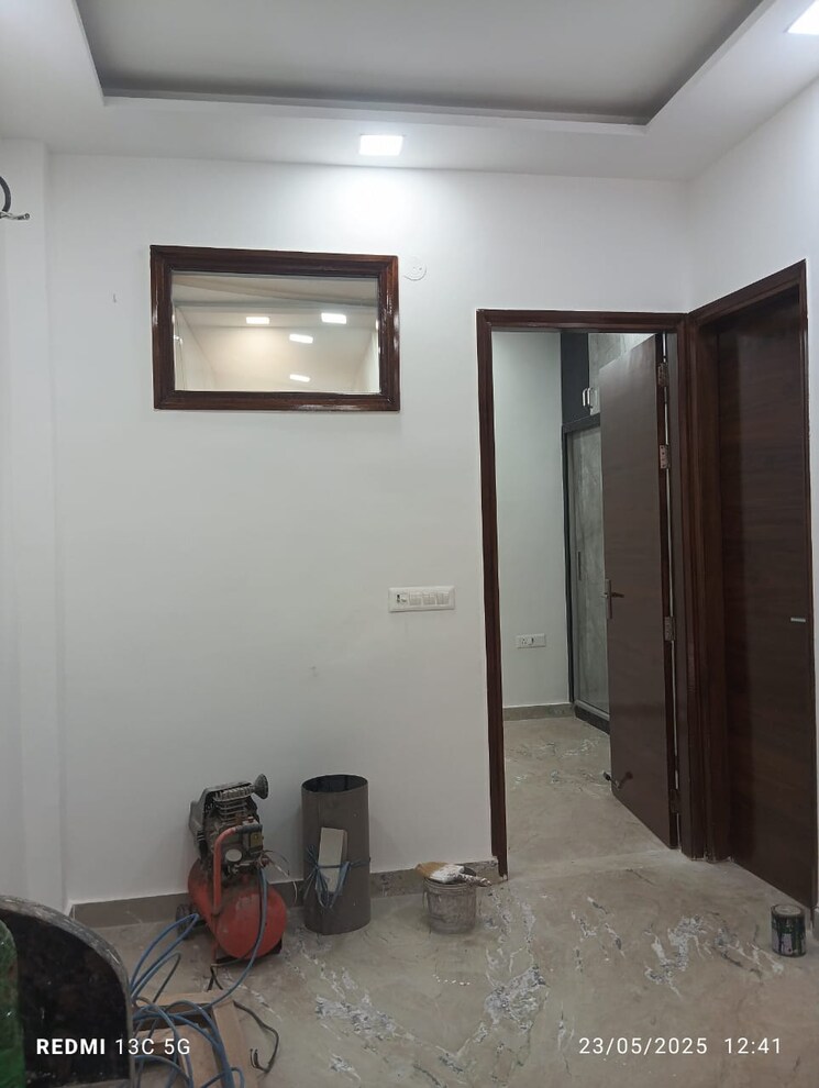 Room, rohini sector 25 1 Bedroom 450 Sq.Ft. Builder Floor In Rohini Sector 25 Delhi 8704605