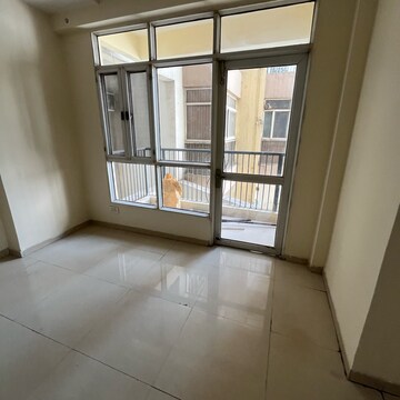 Room in 3 BHK Apartment at Sector 120 – for Rent