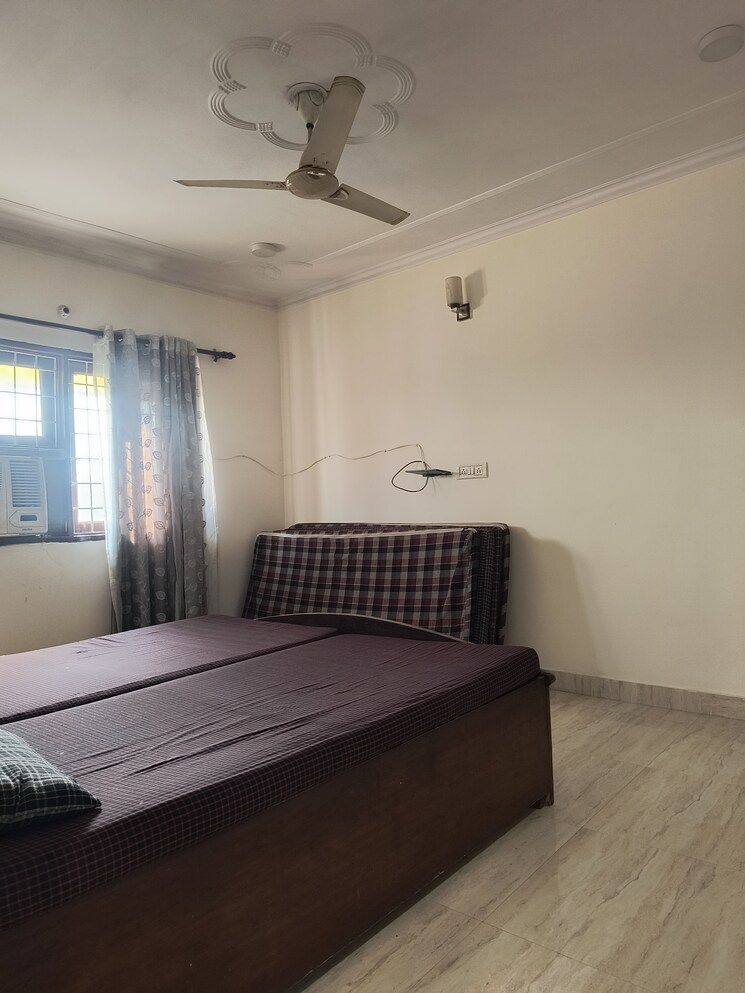 Bedroom, sarita vihar 1 Bedroom 450 Sq.Ft. Apartment In Sarita Vihar Delhi 8704711
