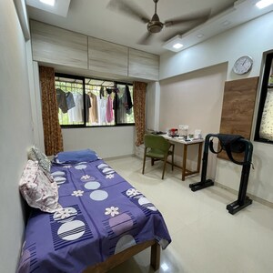 Team Area in 2 BHK Apartment at Goregaon East – for Sale