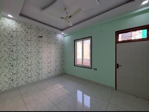 Room in 4 BHK Builder Floor at Sector 38 – for Sale
