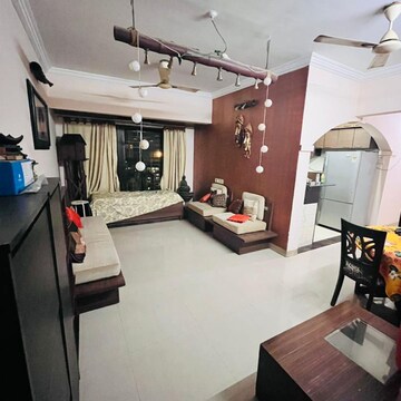 Team Area in 2 BHK Apartment at Swapnalok Towers, Riddhi Gardens – for Rent