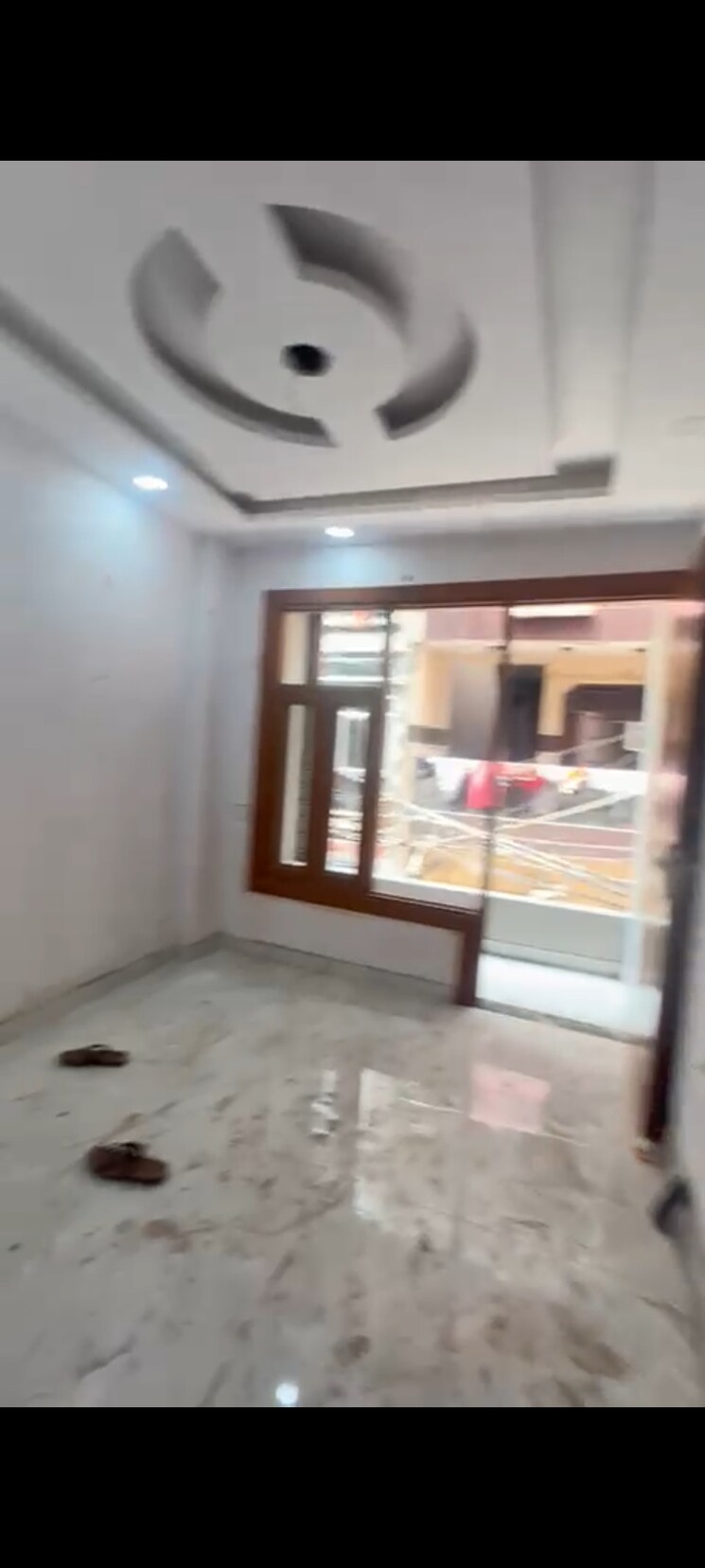 Kitchen, laxmi nagar 3.5 Bedroom 100 Sq.Yd. Builder Floor In Laxmi Nagar Delhi 8704749