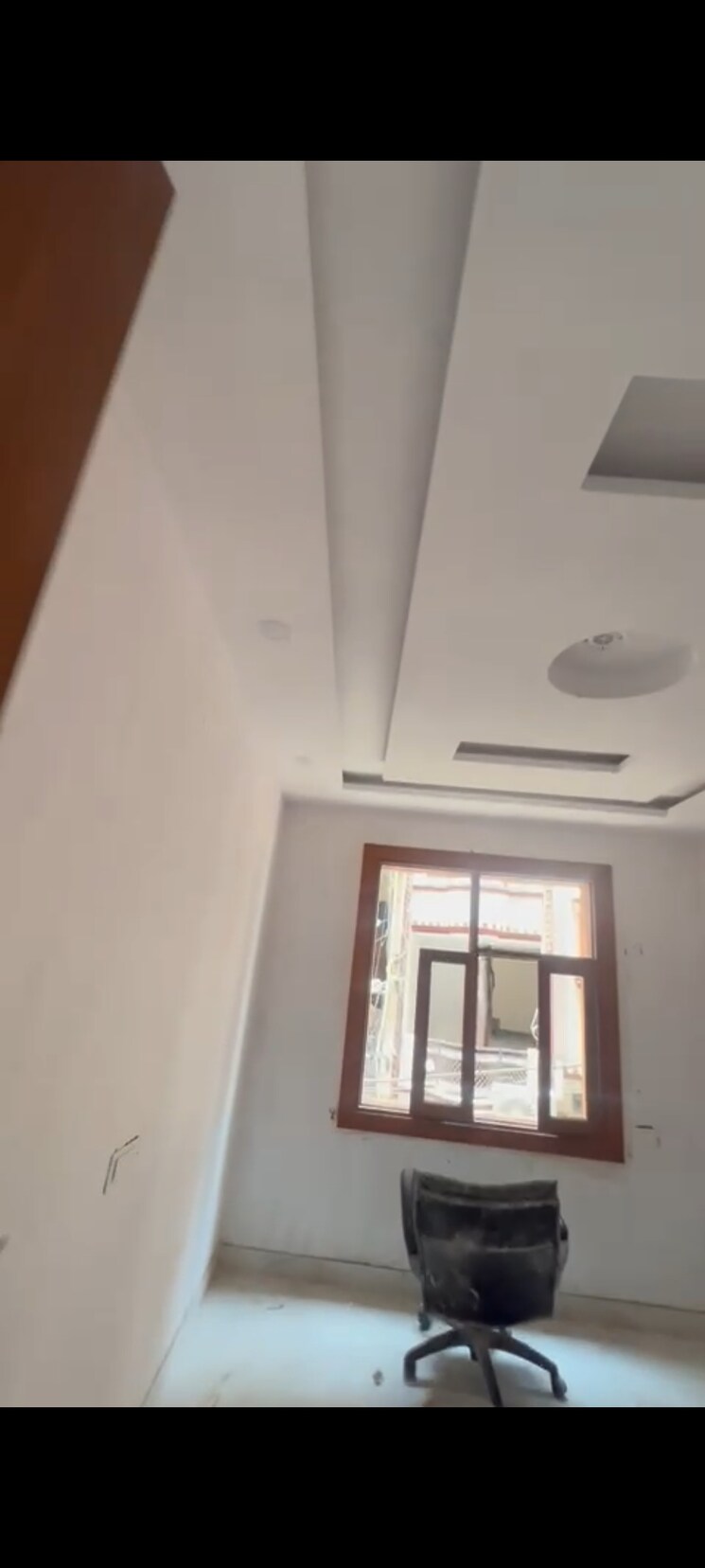 undefined, laxmi nagar 3.5 Bedroom 100 Sq.Yd. Builder Floor In Laxmi Nagar Delhi 8704749