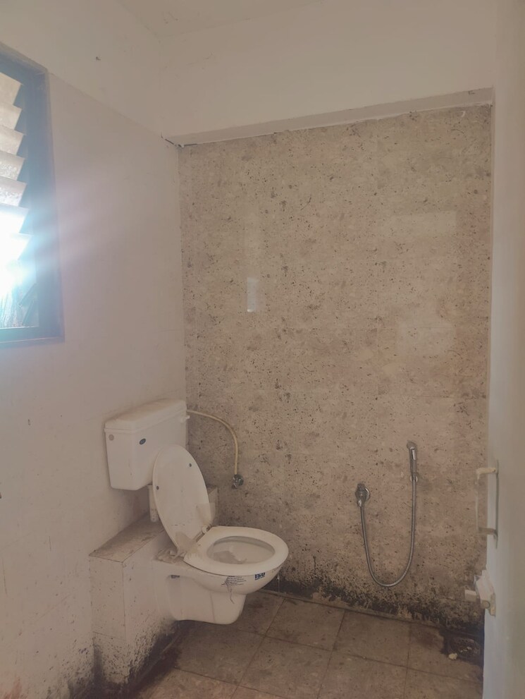 Bathroom, dev-atelier Commercial Office Space 918 Sq.Ft. In Prahlad Nagar Ahmedabad 8704730