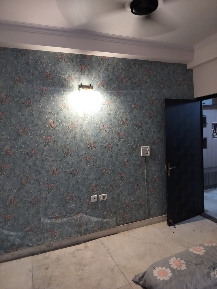 Room, investors-aashiyana 2 Bedroom 850 Sq.Ft. Builder Floor In Sector 70 Noida 8704840