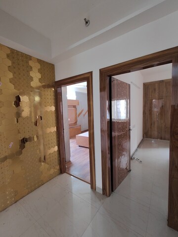 Room in 2 BHK Independent House at Omaxe NRI Villas, Omega Ii Greater Noida – for Rent