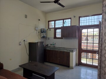 Living Room in 1 BHK Apartment at Patiala Road – for Rent