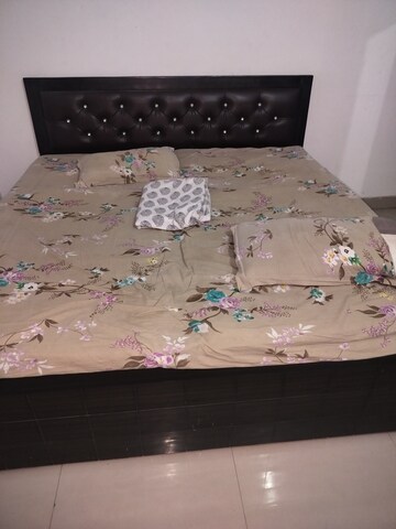 Bedroom in 2 BHK Builder Floor at Investors Aashiyana, Sector 70 – for Rent