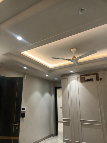 Furnished Amenities in 3 BHK Builder Floor at Ram Vihar – for Rent