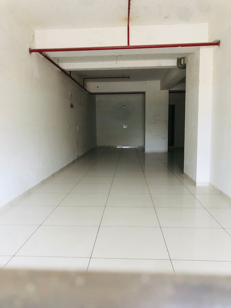 Team Area, science city Commercial Showroom 1000 Sq.Ft. In Science City Ahmedabad 8704899