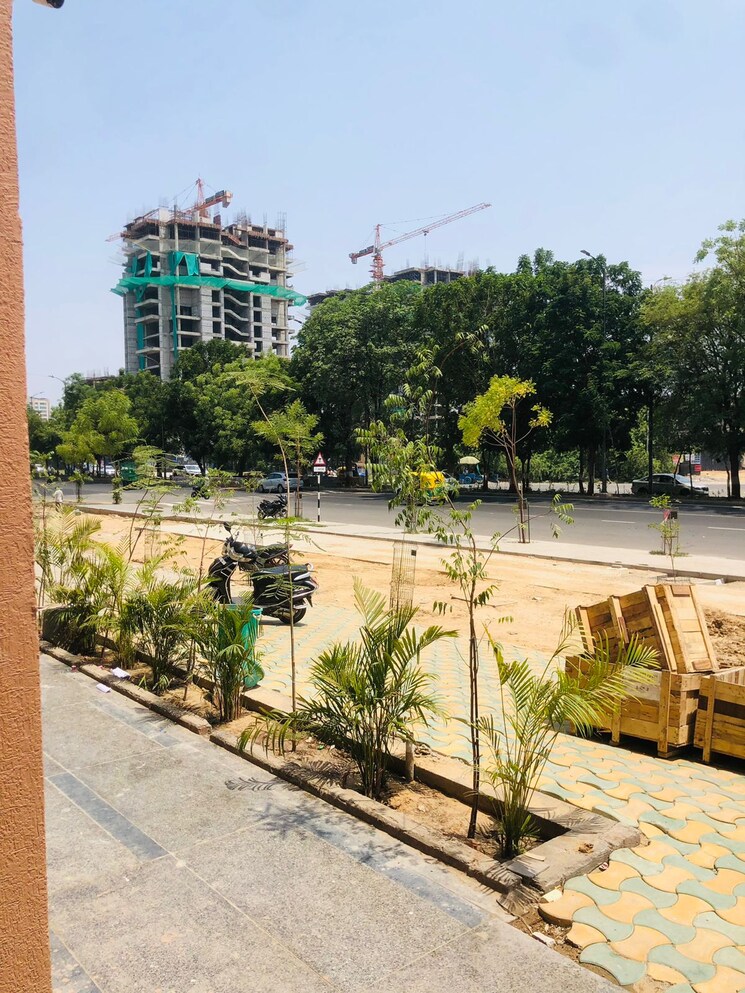 Exterior View, science city Commercial Showroom 1000 Sq.Ft. In Science City Ahmedabad 8704899