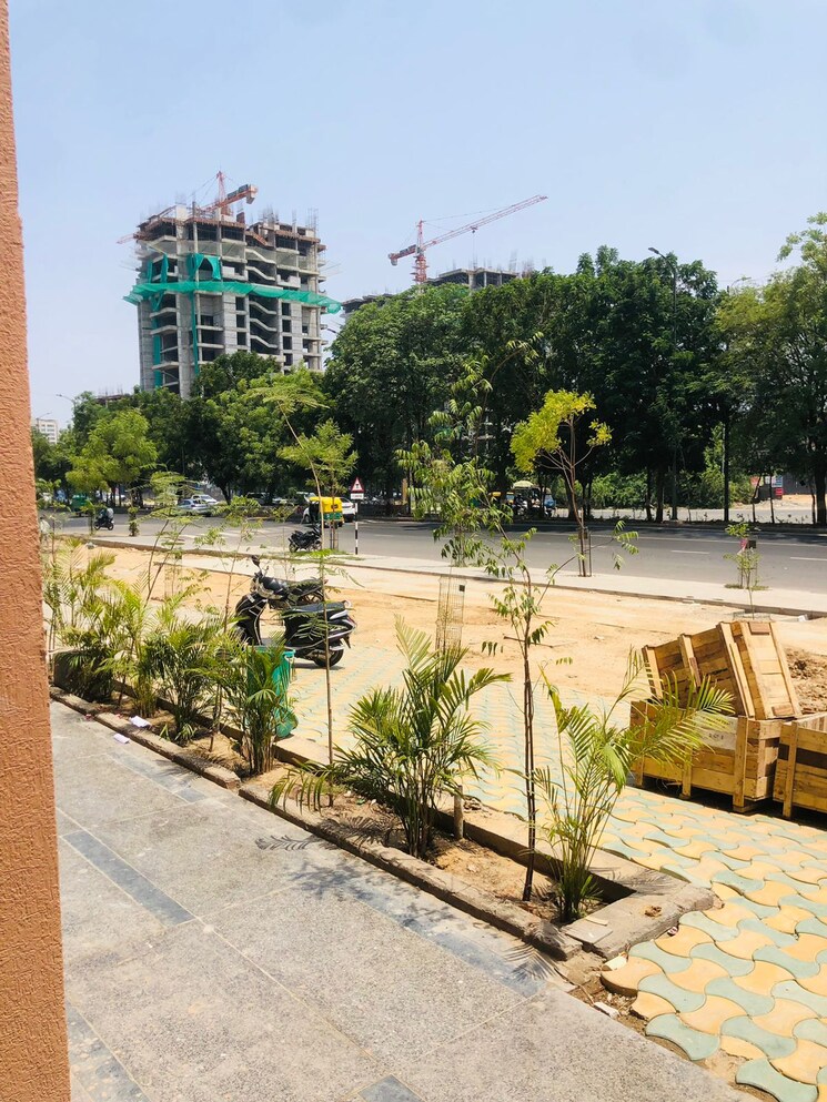 Exterior View, science city Commercial Showroom 1000 Sq.Ft. In Science City Ahmedabad 8704899