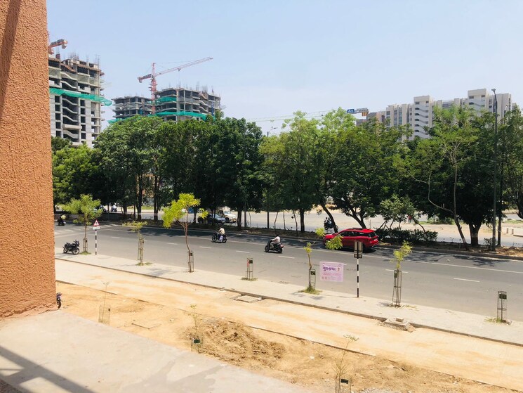 Exterior View, science city Commercial Showroom 1000 Sq.Ft. In Science City Ahmedabad 8704899