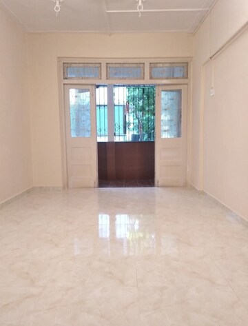 Room in 2 BHK Apartment at K Raheja Vihar, Powai – for Rent