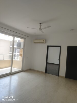 Room in 4 BHK Apartment at Omaxe The Nile, Sector 49 – for Sale