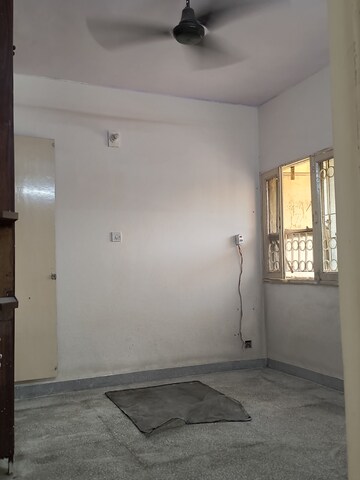 Bedroom in 2 BHK Apartment at Sarita Vihar Pocket-J RWA, Sarita Vihar – for Rent