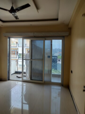 Room in 3 BHK Independent House at RWA Apartments Sector 71, Sector 71 – for Rent