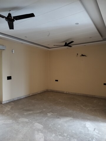 Living Room in 3 BHK Independent House at RWA Apartments Sector 71, Sector 71 – for Rent