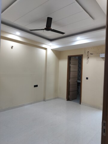 Room in 3 BHK Independent House at RWA Apartments Sector 71, Sector 71 – for Rent