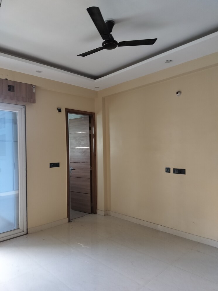 Room, rwa-apartments-sector-71 3 Bedroom 1500 Sq.Ft. Independent House In Sector 71 Noida 8705365