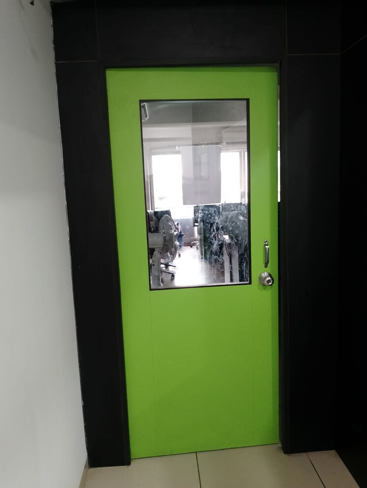 Room, shivalik-abaise Commercial Office Space 1305 Sq.Ft. In Prahlad Nagar Ahmedabad 8705297