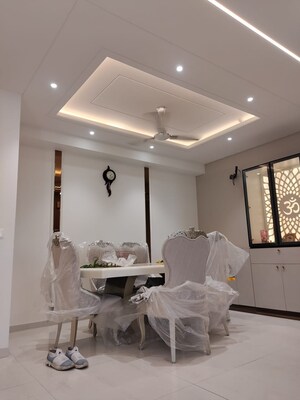 Master Bedroom in 3 BHK Builder Floor at BPTP District Phase 2, Sector 84 – for Sale