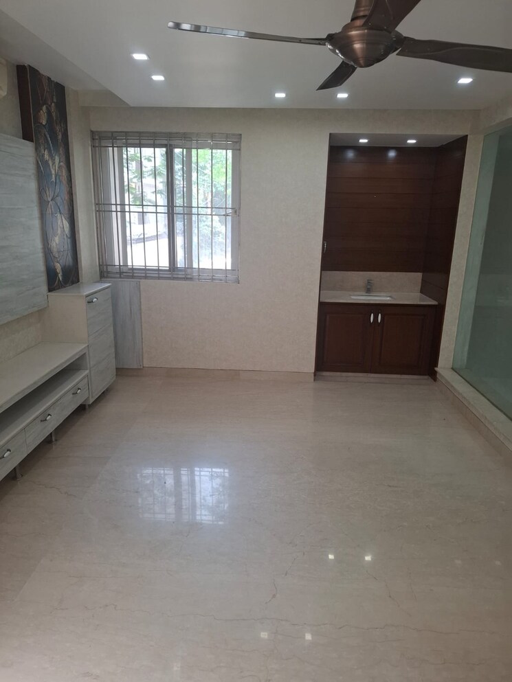 Room, gulmohar park 4 Bedroom 5400 Sq.Ft. Builder Floor In Gulmohar Park Delhi 8705556