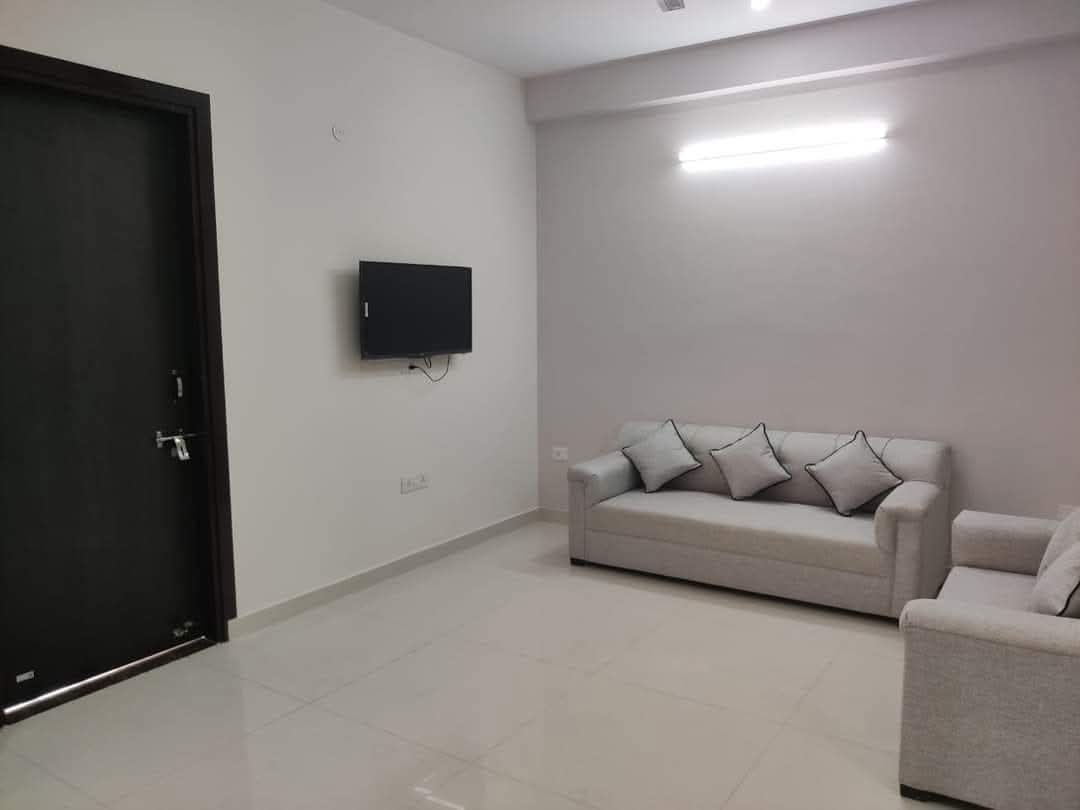 3 BHK + Pooja Room,Study Room Apartment For Rent in Unitech South City 1