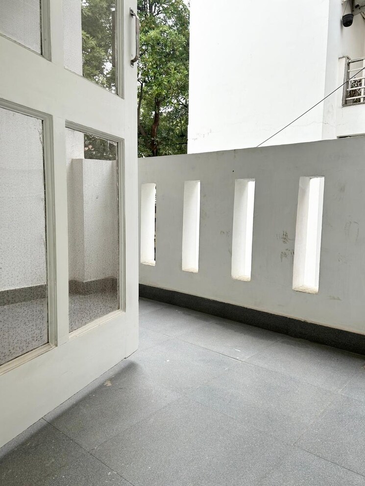 Room, unitech-south-city-1 3 Bedroom 2800 Sq.Ft. Apartment In South City 1 Gurgaon 8705476