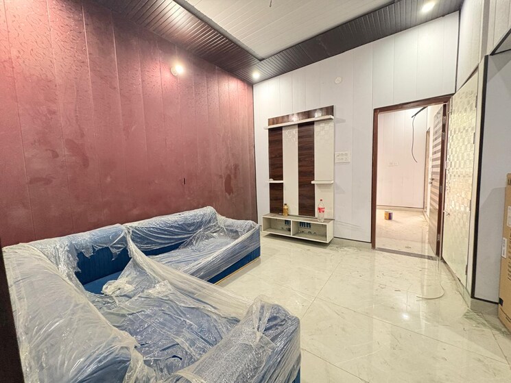 Living Room, sector 30 2 Bedroom 100 Sq.Yd. Builder Floor In Sector 30 Gurgaon 8705638