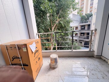 Balcony in 2 BHK Builder Floor at Sector 30 – for Rent