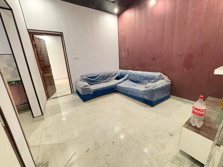 Living Room, sector 30 2 Bedroom 100 Sq.Yd. Builder Floor In Sector 30 Gurgaon 8705638