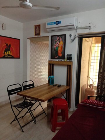 Study Room in 1 BHK Apartment at Vile Parle East – for Rent