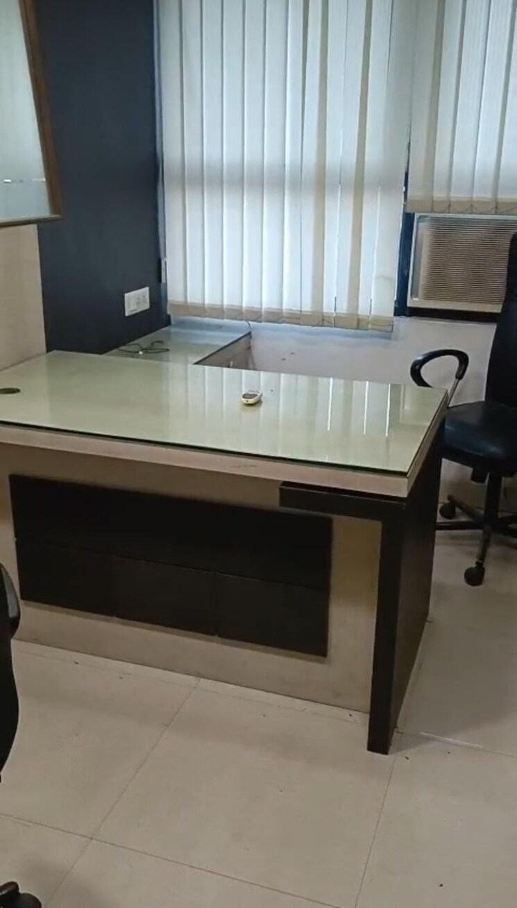 Team Area, park street Commercial Office Space 1450 Sq.Ft. In Park Street Kolkata 8705642