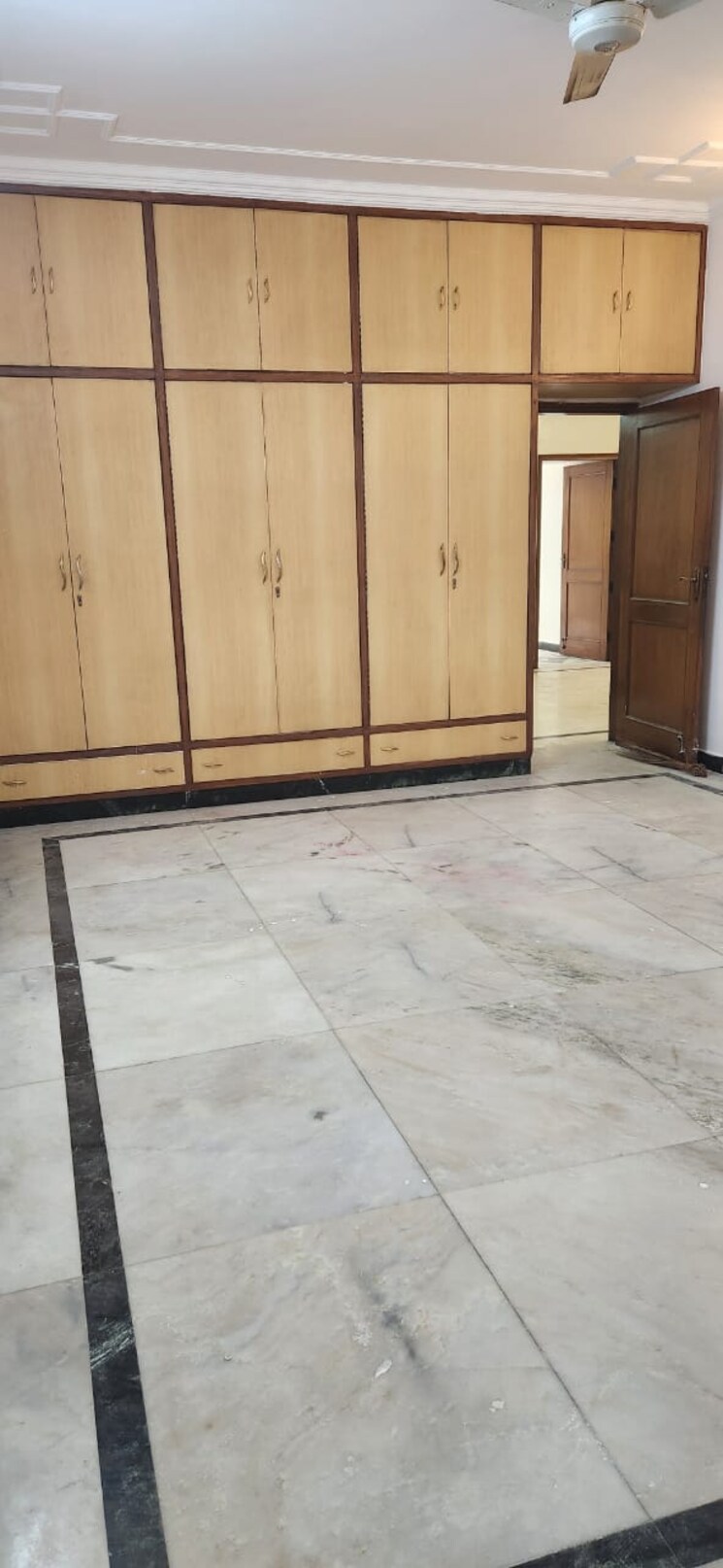 Room, dlf-city-gurgaon 3 Bedroom 2500 Sq.Ft. Builder Floor In Sector 27 Gurgaon 8705769